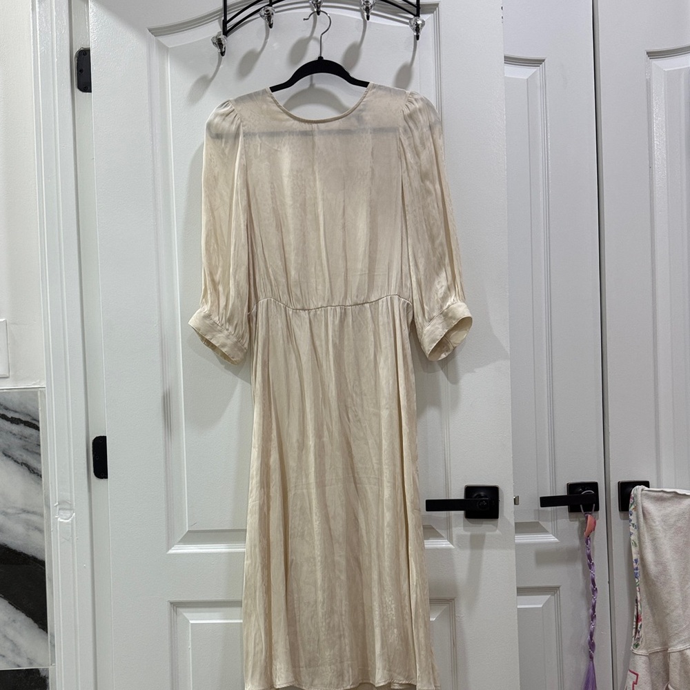 Banana Republic Cream Long Sleeve Dress